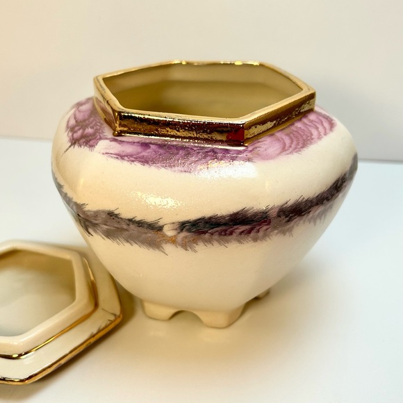 Cherish Porcelain vanity container or dresser box. Art nouveau style. - Picture 9 of 12